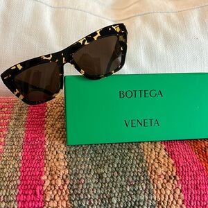 Bottega Veneta Sunnies 🐚🐚🐚